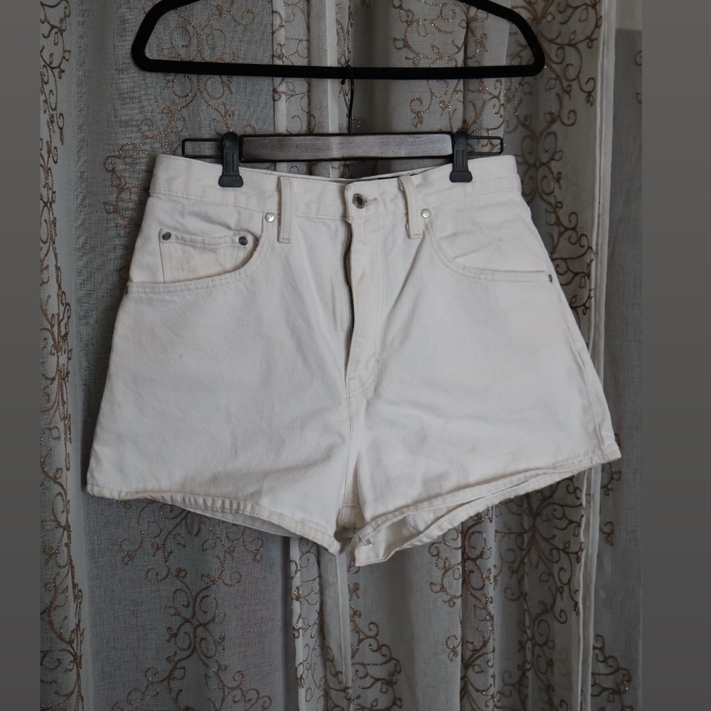 Levi's Cream High Waist Shorts